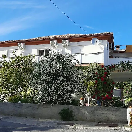 Gostinjska kuća Pipo 4*