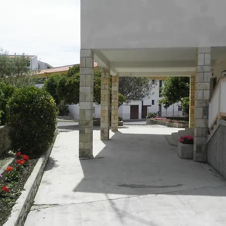 Πανσιόν Pipo *